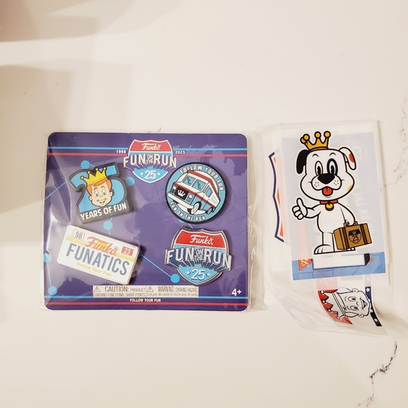 Funko 25th Anniversary Fun On The Run Box Freddy Funko The Flash Extras No Pop - Picture 8 of 11